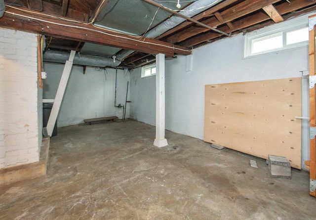 1600 Forest Avenue, Waterloo, IA 50702