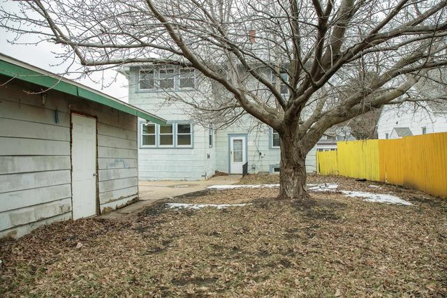 1600 Forest Avenue, Waterloo, IA 50702