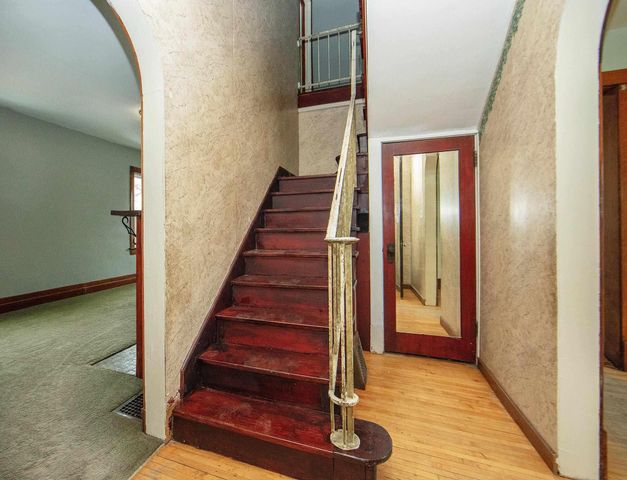 1600 Forest Avenue, Waterloo, IA 50702