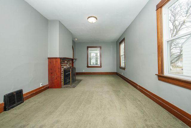 1600 Forest Avenue, Waterloo, IA 50702