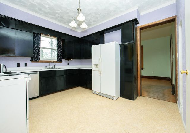 1600 Forest Avenue, Waterloo, IA 50702