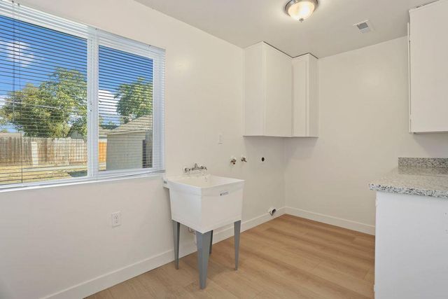 1524 Sycamore Ave, Stockton, CA 95205