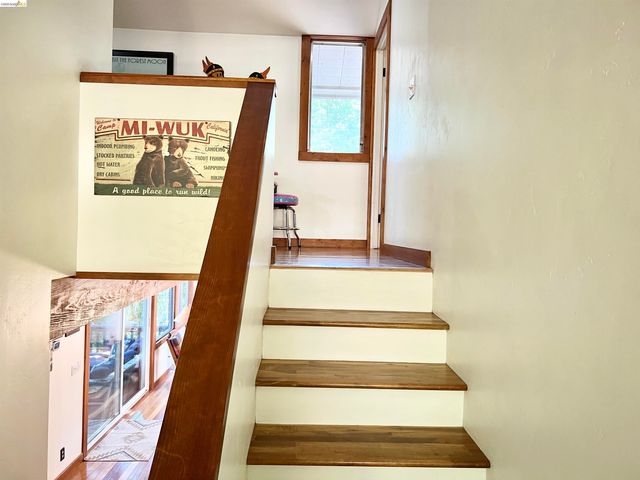 24086 Lama Hisum Rd, Mi Wuk Village, CA 95346