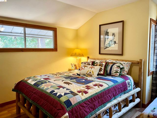 24086 Lama Hisum Rd, Mi Wuk Village, CA 95346