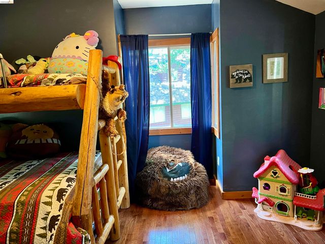 24086 Lama Hisum Rd, Mi Wuk Village, CA 95346