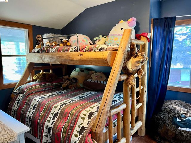 24086 Lama Hisum Rd, Mi Wuk Village, CA 95346