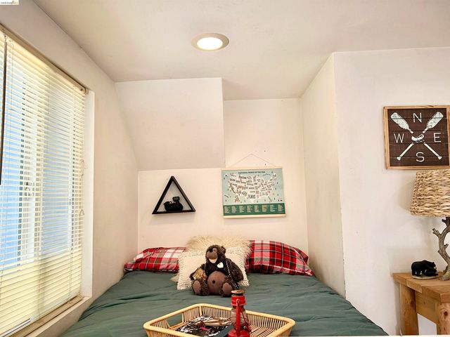 24086 Lama Hisum Rd, Mi Wuk Village, CA 95346