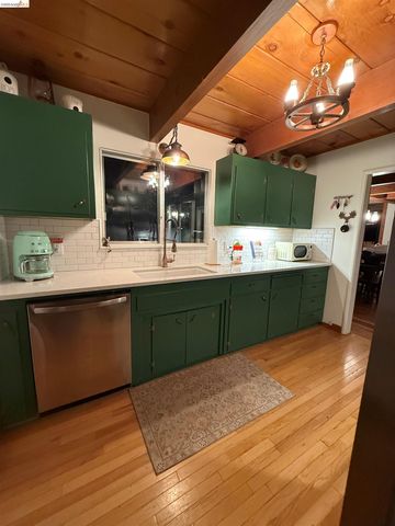 24086 Lama Hisum Rd, Mi Wuk Village, CA 95346