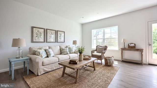 104 FLINT DR, Manheim, PA 17545