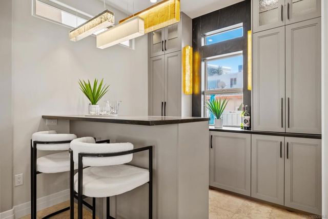 7355 Fay Avenue, La Jolla, CA 92037