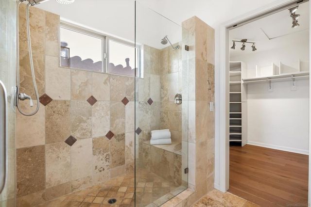 7355 Fay Avenue, La Jolla, CA 92037