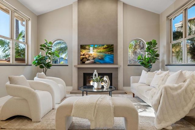 7355 Fay Avenue, La Jolla, CA 92037