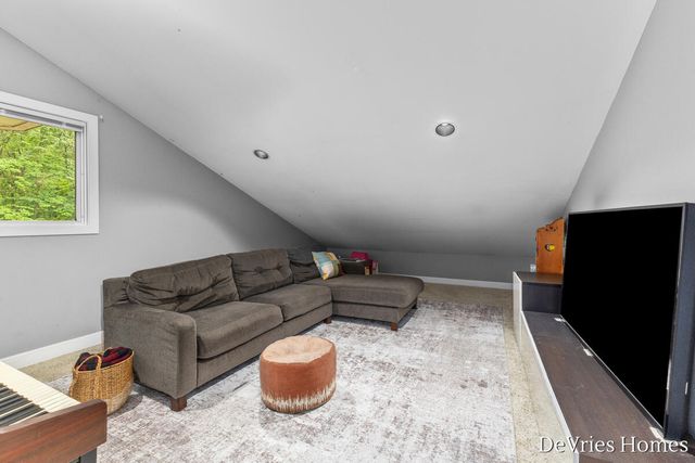 333 Fennessey Street Sw, Tallmadge Twp, MI 49534
