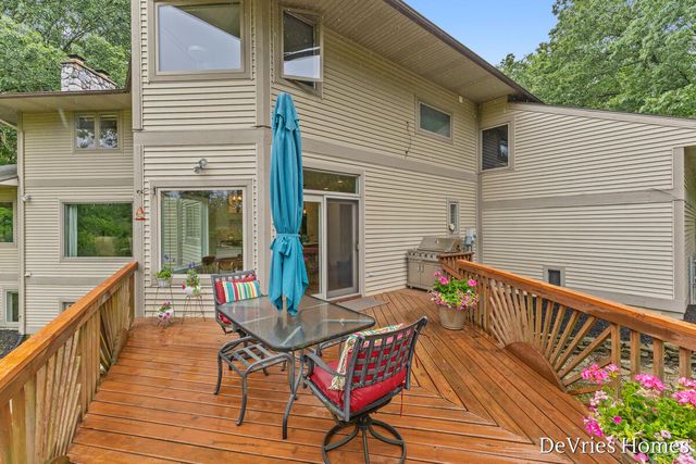 333 Fennessey Street Sw, Tallmadge Twp, MI 49534