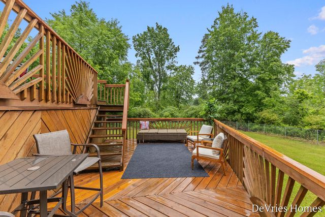 333 Fennessey Street Sw, Tallmadge Twp, MI 49534