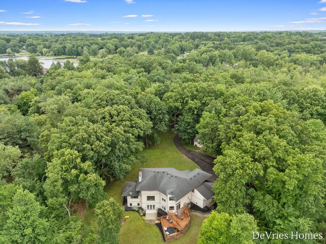 333 Fennessey Street Sw, Tallmadge Twp, MI 49534
