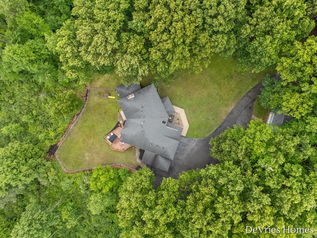 333 Fennessey Street Sw, Tallmadge Twp, MI 49534