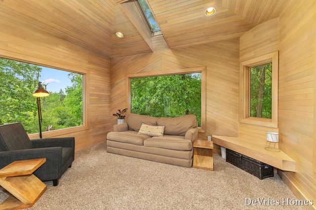 333 Fennessey Street Sw, Tallmadge Twp, MI 49534