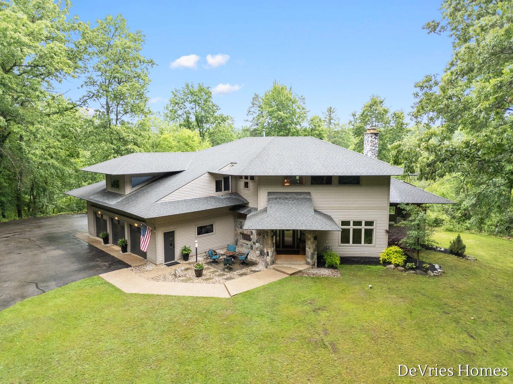 333 Fennessey Street Sw, Tallmadge Twp, MI 49534