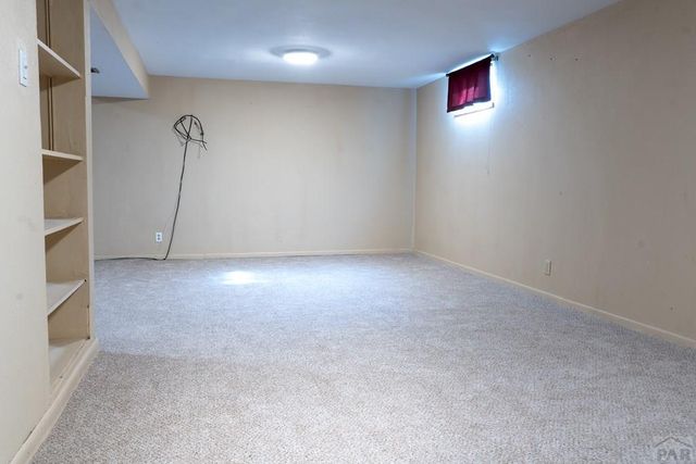 2114 Vinewood Ln, Pueblo, CO 81005