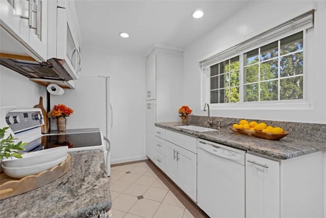 254 Streamwood, Irvine, CA 92620