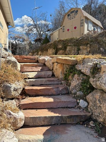 610 MEADOWLARK LN, Bountiful, UT 84010