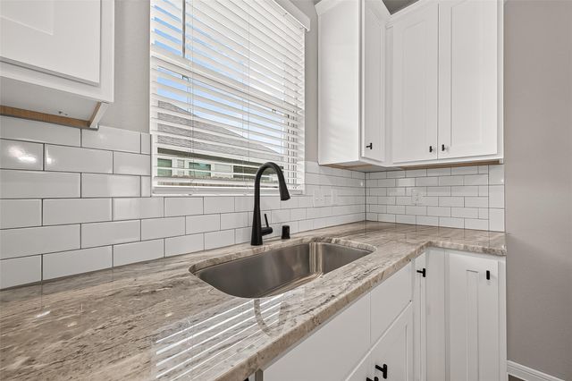 304 Palero Path, Brookshire, TX 77423