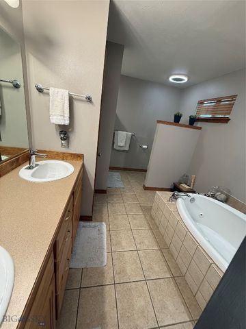 218 East Tobiano Trail, Belgrade, MT 59714