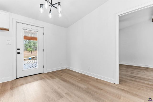 5393 Rogers Rd, Lizella, GA 31052