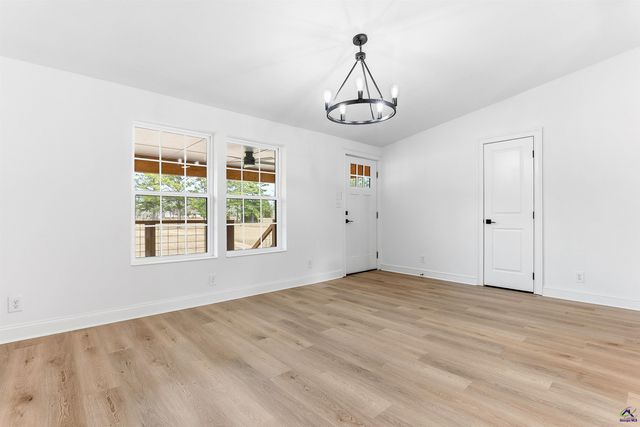 5393 Rogers Rd, Lizella, GA 31052