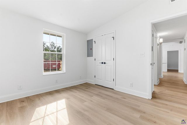 5393 Rogers Rd, Lizella, GA 31052