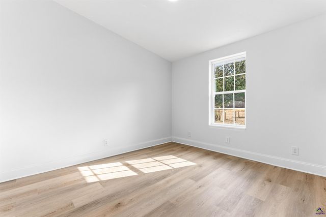 5393 Rogers Rd, Lizella, GA 31052