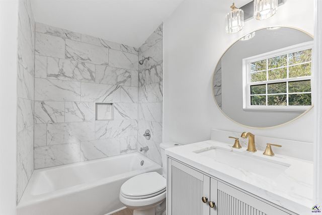 5393 Rogers Rd, Lizella, GA 31052