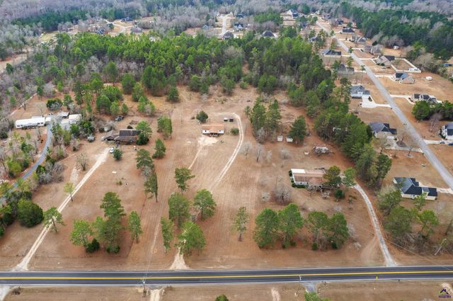 5393 Rogers Rd, Lizella, GA 31052