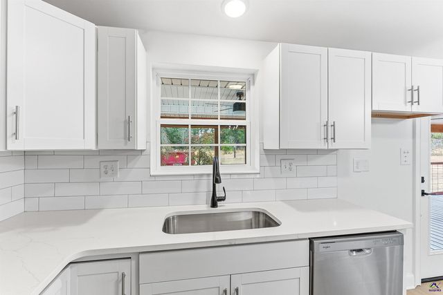 5393 Rogers Rd, Lizella, GA 31052