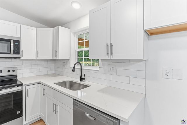 5393 Rogers Rd, Lizella, GA 31052