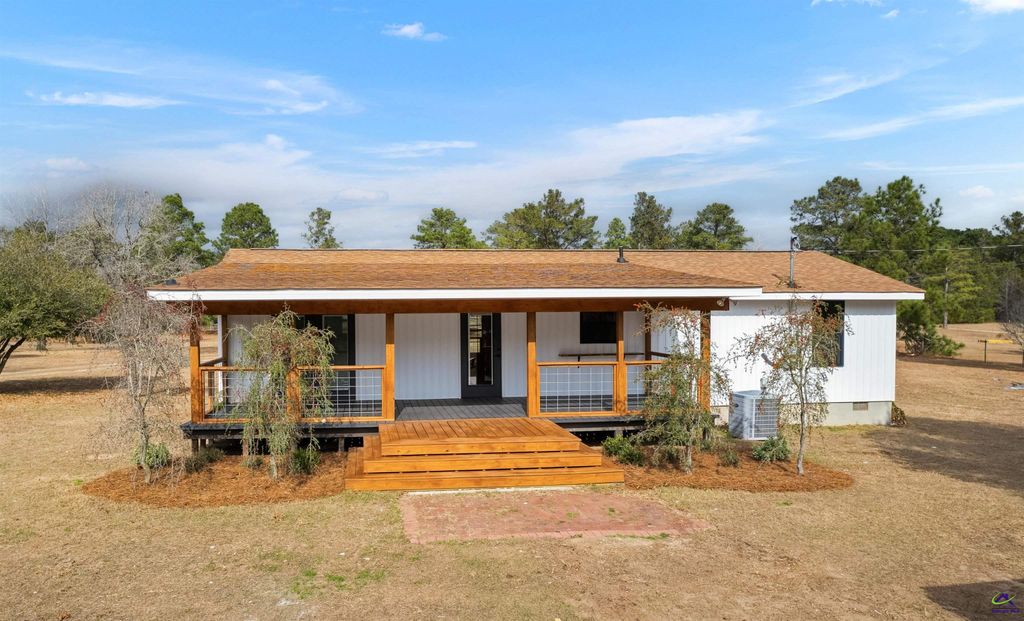 5393 Rogers Rd, Lizella, GA 31052