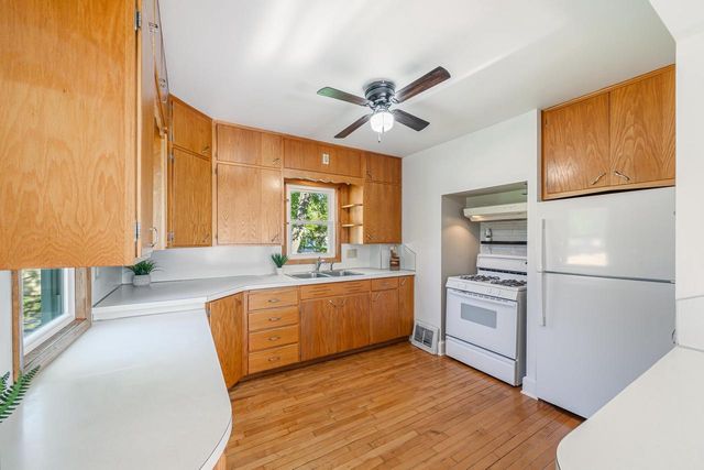 1319 WINNEBAGO AVENUE, Oshkosh, WI 54901
