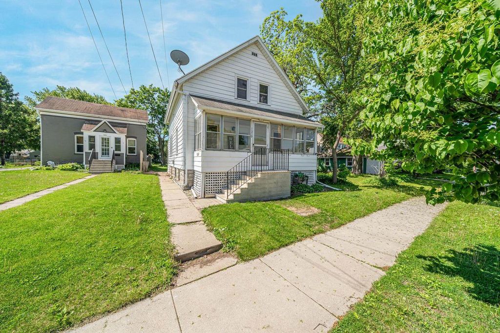1319 WINNEBAGO AVENUE, Oshkosh, WI 54901