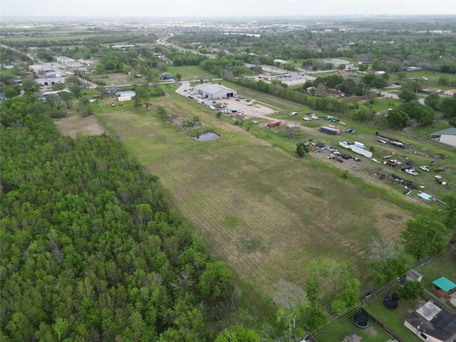 2319 W Cedar Bayou Lynchburg Road, Baytown, TX 77521