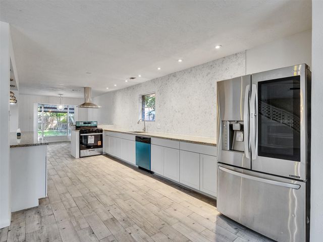 12710 Crow Valley Lane, Houston, TX 77099