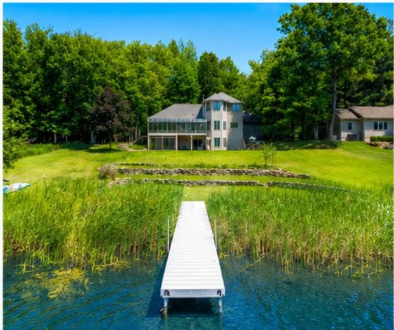 9613 Fawn Ridge Road, Stanwood, MI 49346