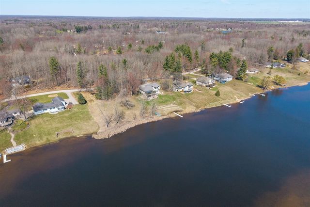 9613 Fawn Ridge Road, Stanwood, MI 49346