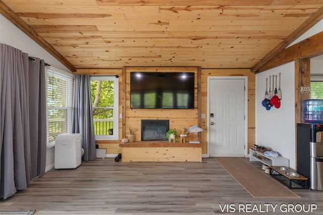 46611 Vine Avenue, Bloomingdale, MI 49026