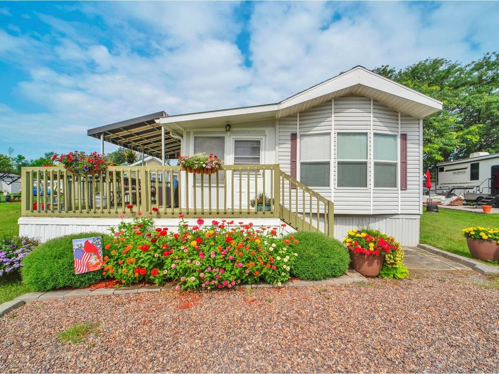 16 Heron Lane, South Hero, VT 05486
