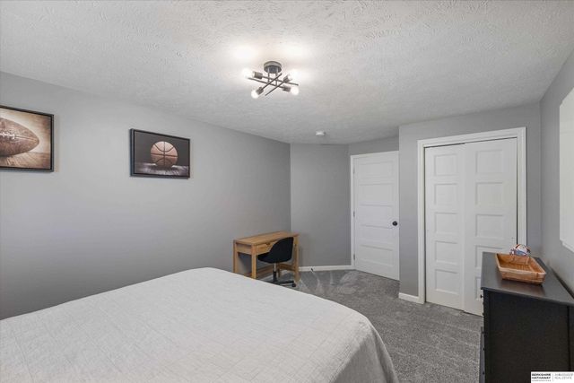 12015 S 212th Street, Gretna, NE 68028