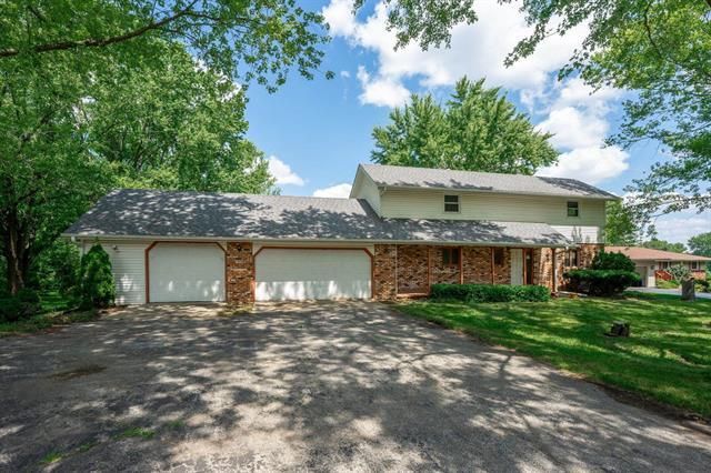 8231 Highview Drive, Winnebago, IL 61088