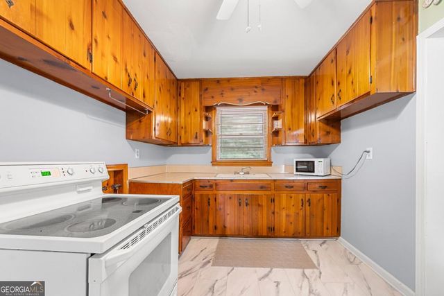 135 5th Avenue, Jonesboro, GA 30236