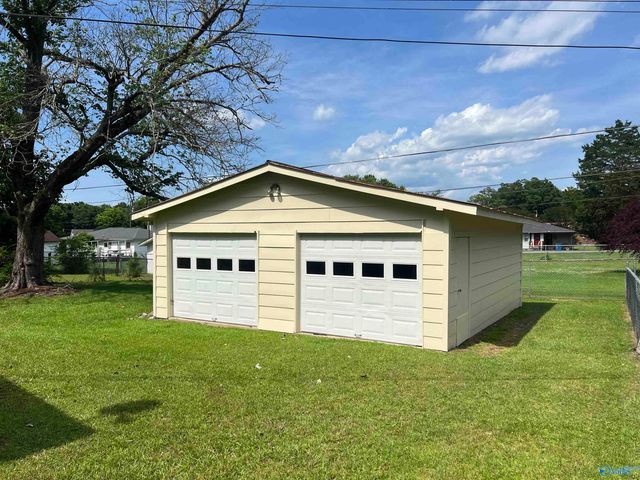 909 Snowden Circle, Boaz, AL 35957