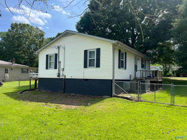 909 Snowden Circle, Boaz, AL 35957